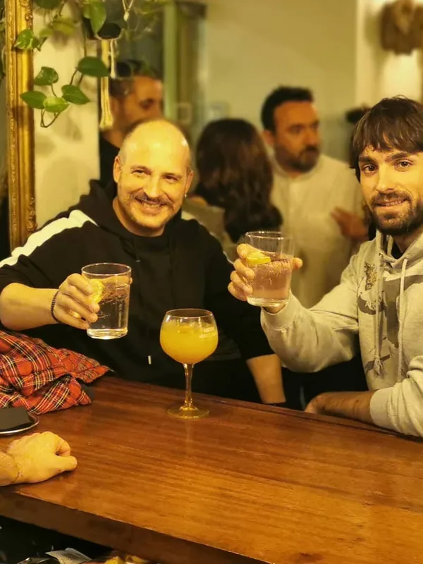 Salud por los amigos · El Amor Hermoso