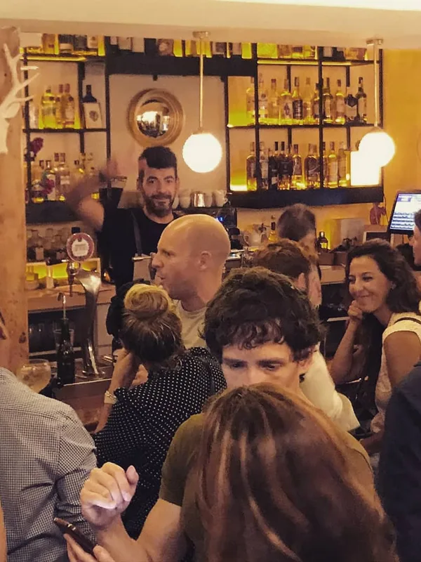Noches con el bar a tope · El Amor Hermoso